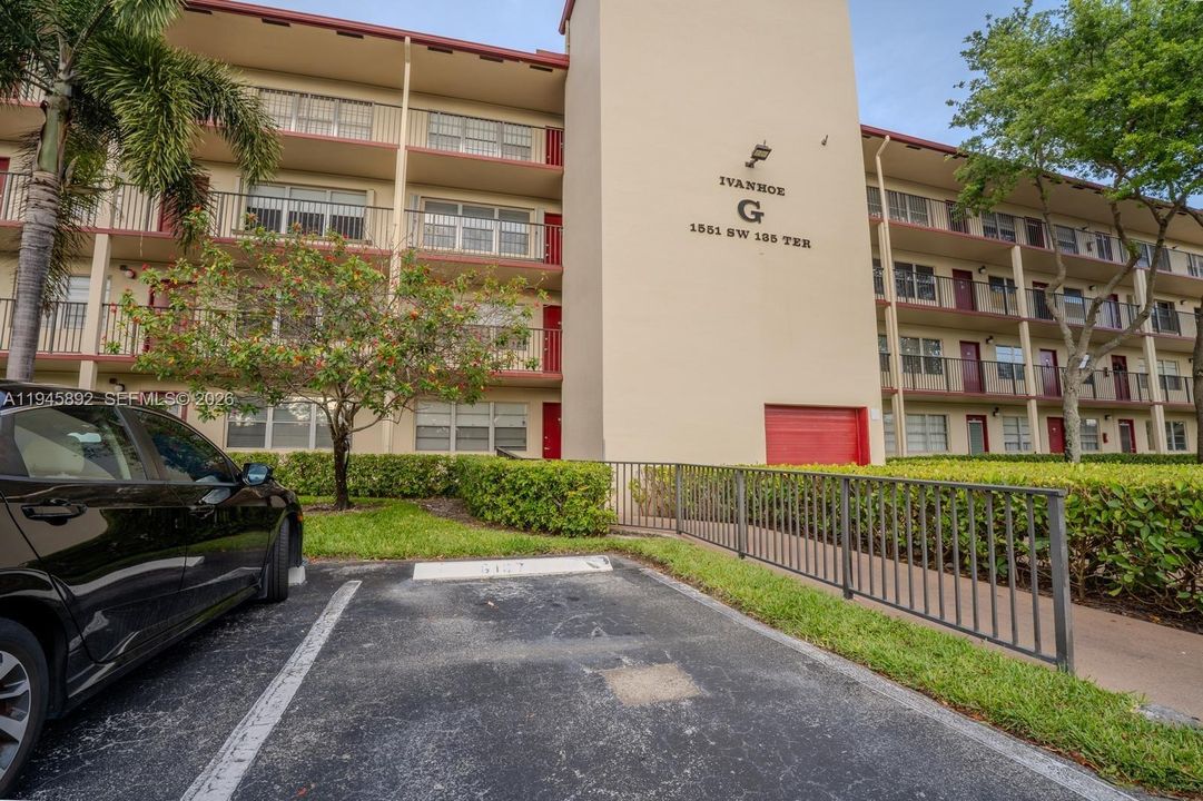 Active With Contract: $119,000 (1 beds, 1 baths, 585 Square Feet)