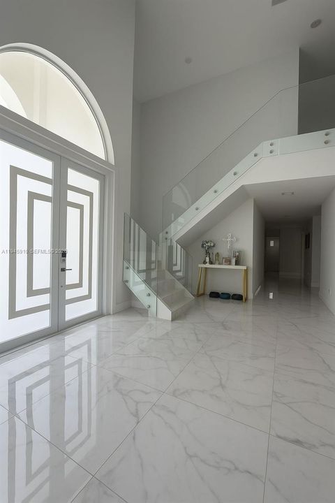 Недавно продано: $1,380,000 (5 спален, 3 ванн, 3062 Квадратных фут)