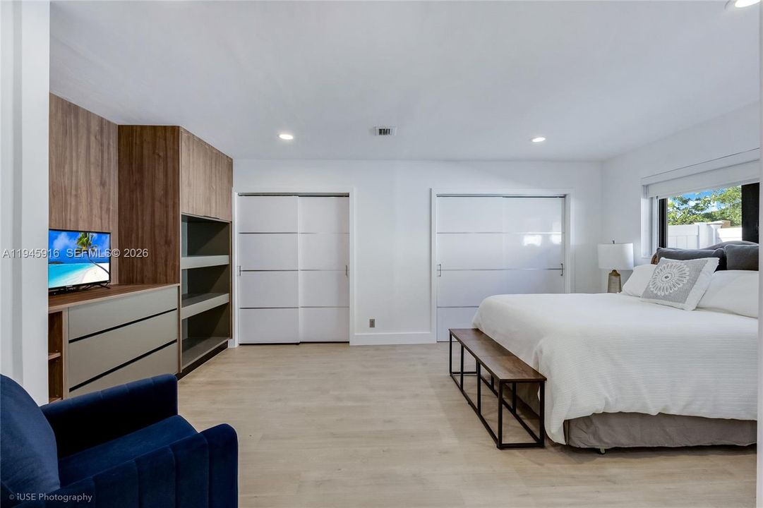 Vendido Recientemente: $1,595,000 (6 camas, 4 baños, 2907 Pies cuadrados)