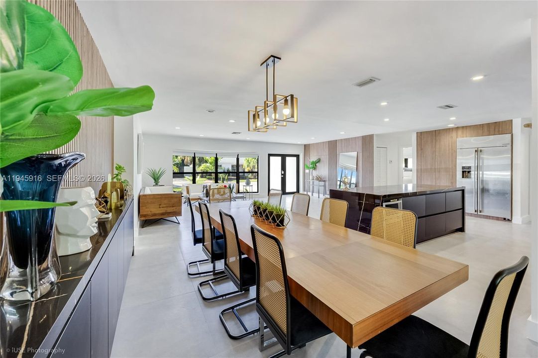Vendido Recientemente: $1,595,000 (6 camas, 4 baños, 2907 Pies cuadrados)