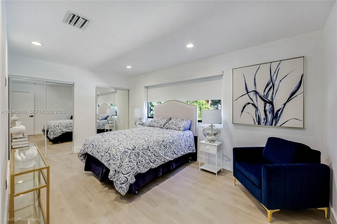Vendido Recientemente: $1,595,000 (6 camas, 4 baños, 2907 Pies cuadrados)