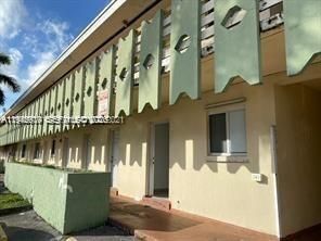 For Sale: $179,000 (1 beds, 1 baths, 636 Square Feet)