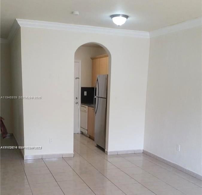 For Sale: $179,000 (1 beds, 1 baths, 636 Square Feet)