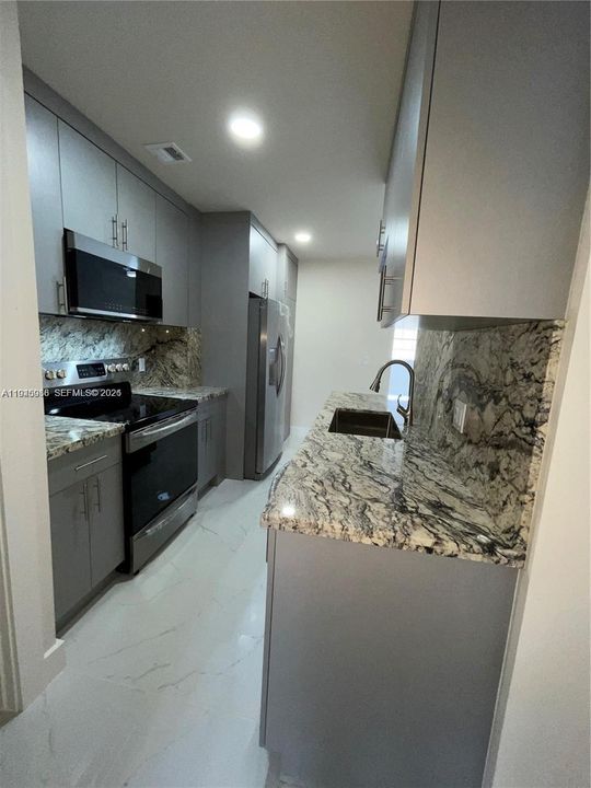 Active With Contract: $280,000 (2 beds, 2 baths, 1100 Square Feet)