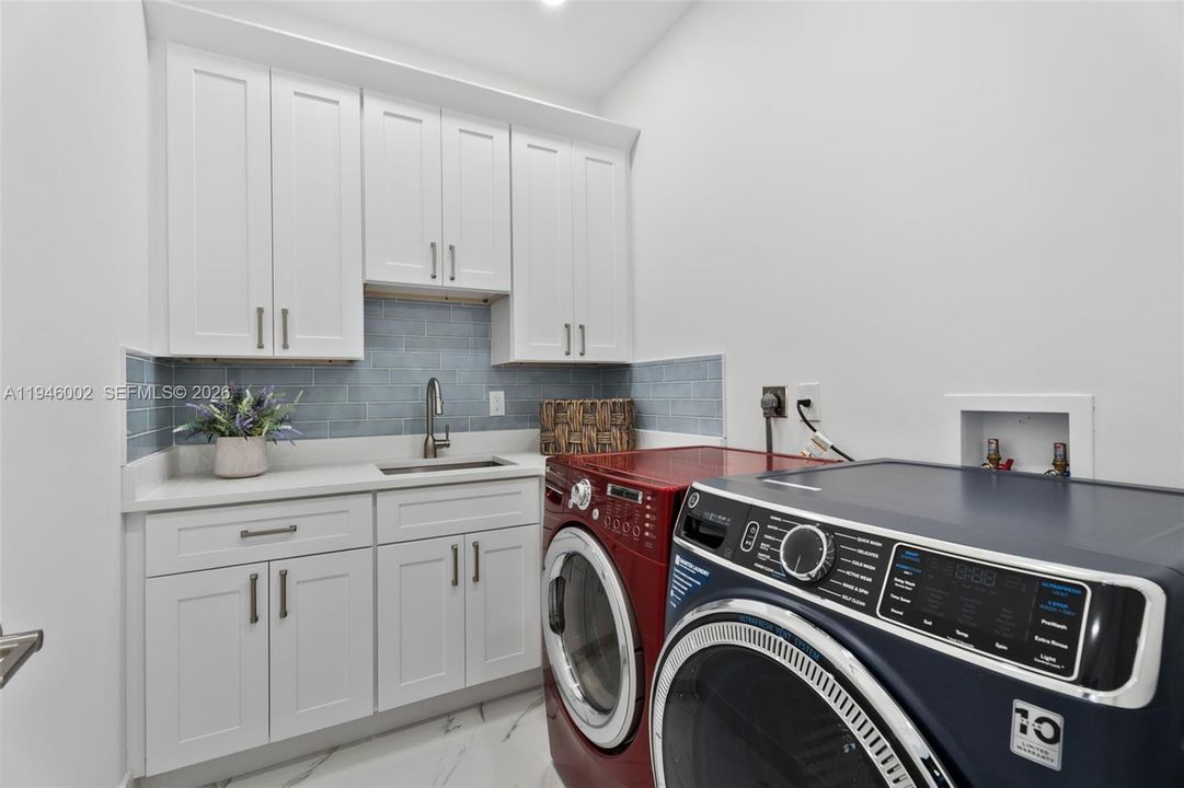 Recently Rented: $14,000 (4 beds, 4 baths, 3820 Square Feet)