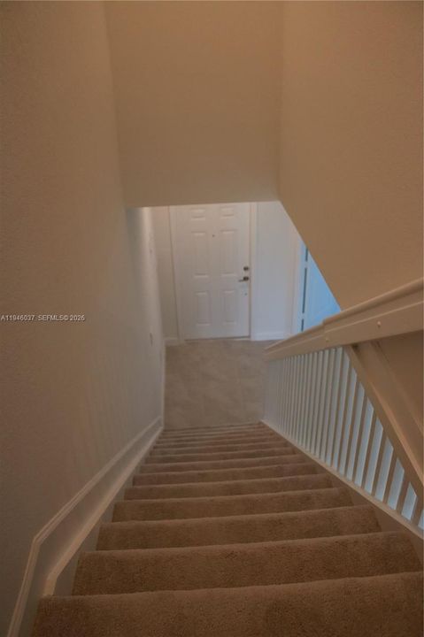 For Sale: $425,000 (3 beds, 3 baths, 1328 Square Feet)