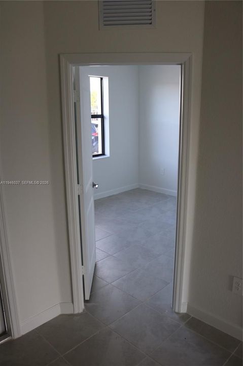 For Sale: $425,000 (3 beds, 3 baths, 1328 Square Feet)