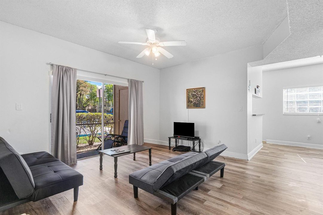 009-751CypressLane-PompanoBeach-FL-33064