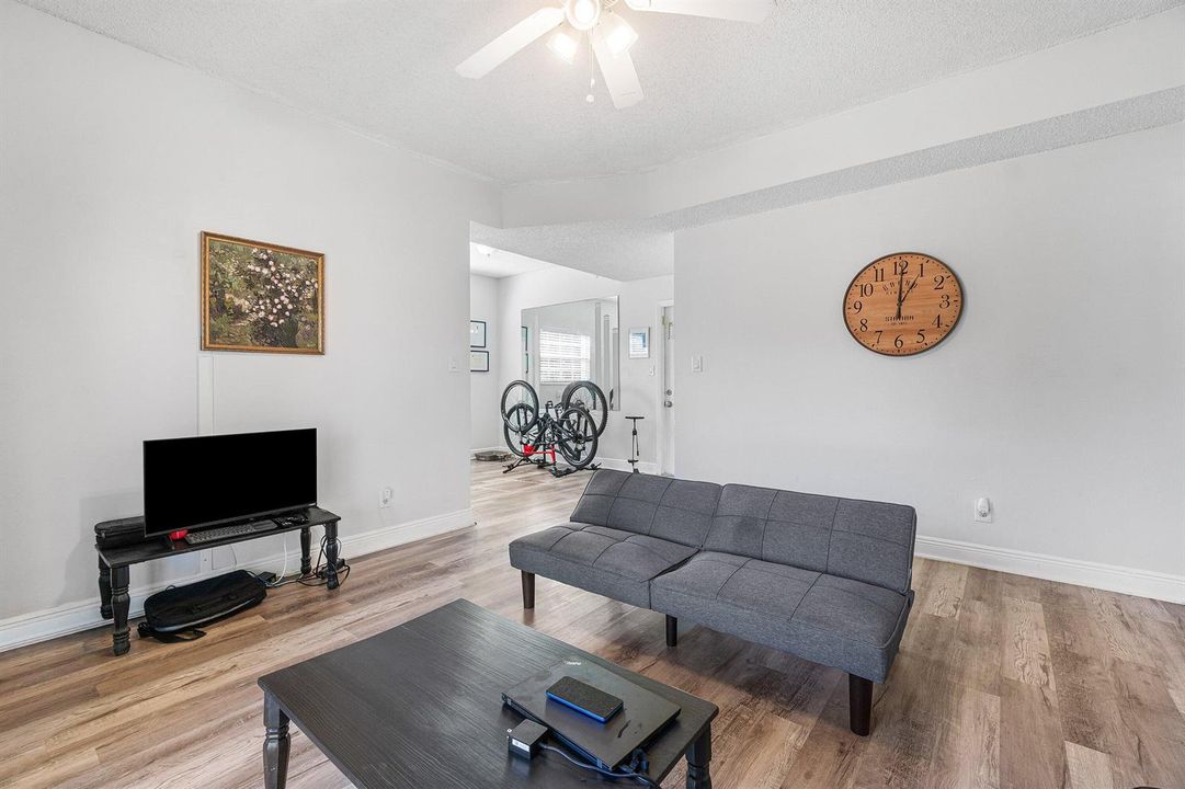 010-751CypressLane-PompanoBeach-FL-33064