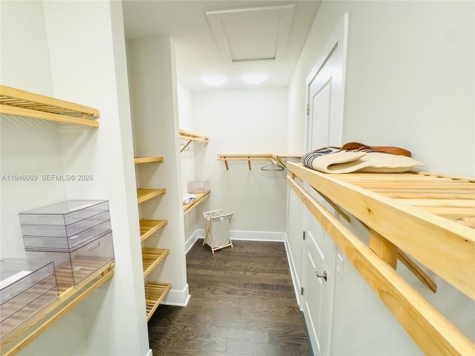 На продажу: $999,999 (3 спален, 3 ванн, 2543 Квадратных фут)