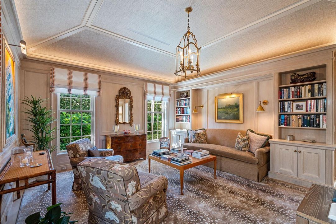 SITTING_ROOM_LOOKING_IN_DT