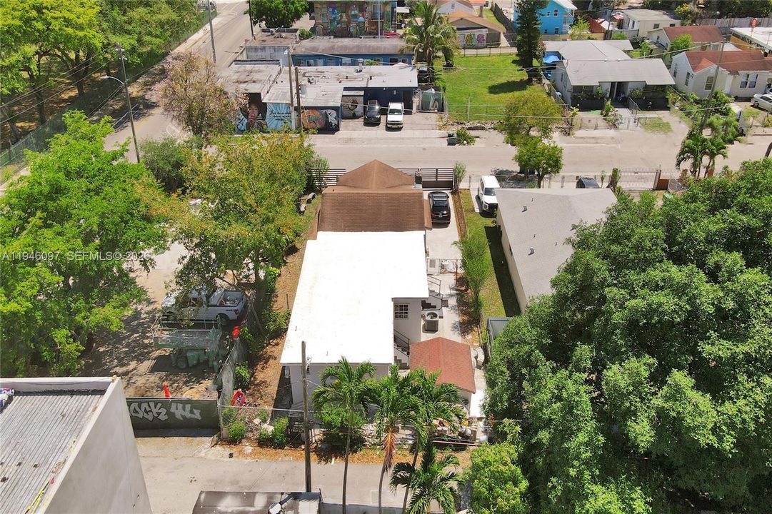 For Sale: $1,600,000 (2 beds, 1 baths, 1594 Square Feet)