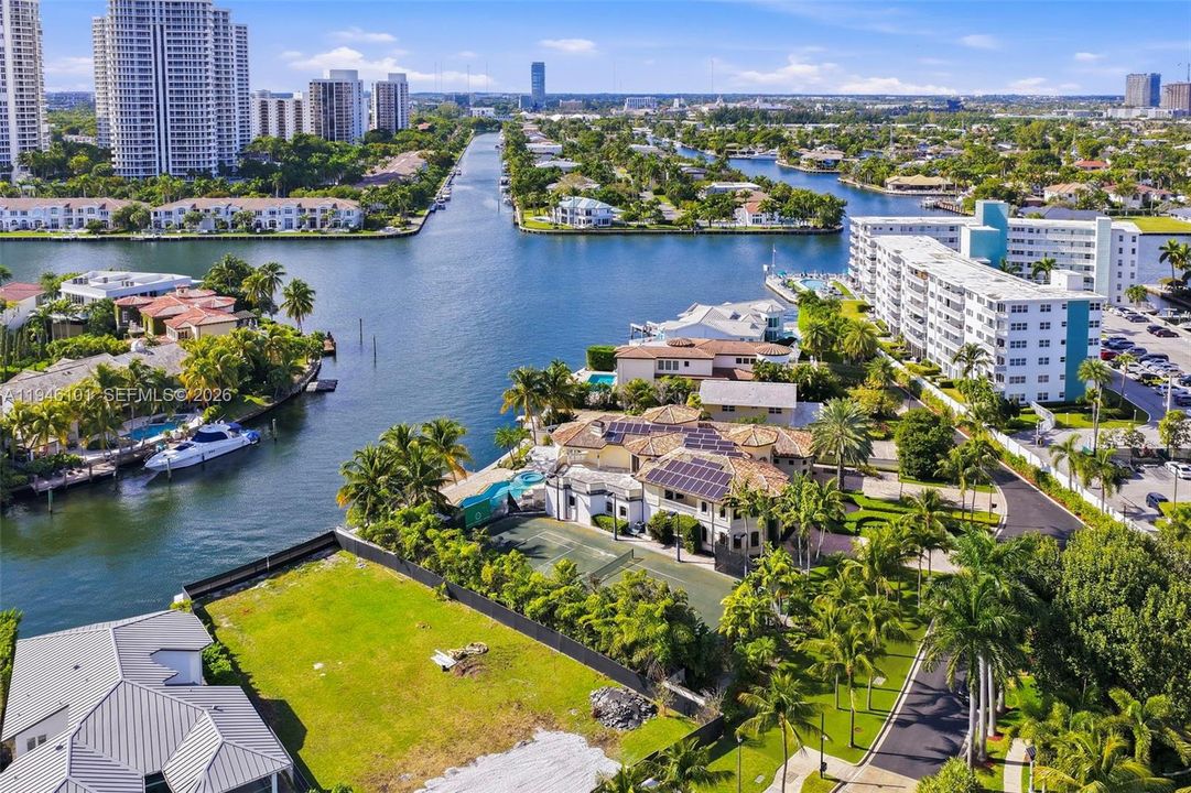 For Sale: $21,900,000 (7 beds, 6 baths, 8197 Square Feet)