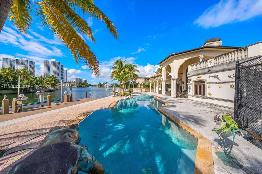 For Sale: $21,900,000 (7 beds, 6 baths, 8197 Square Feet)
