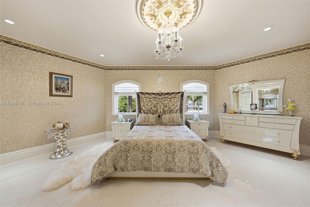 For Sale: $21,900,000 (7 beds, 6 baths, 8197 Square Feet)