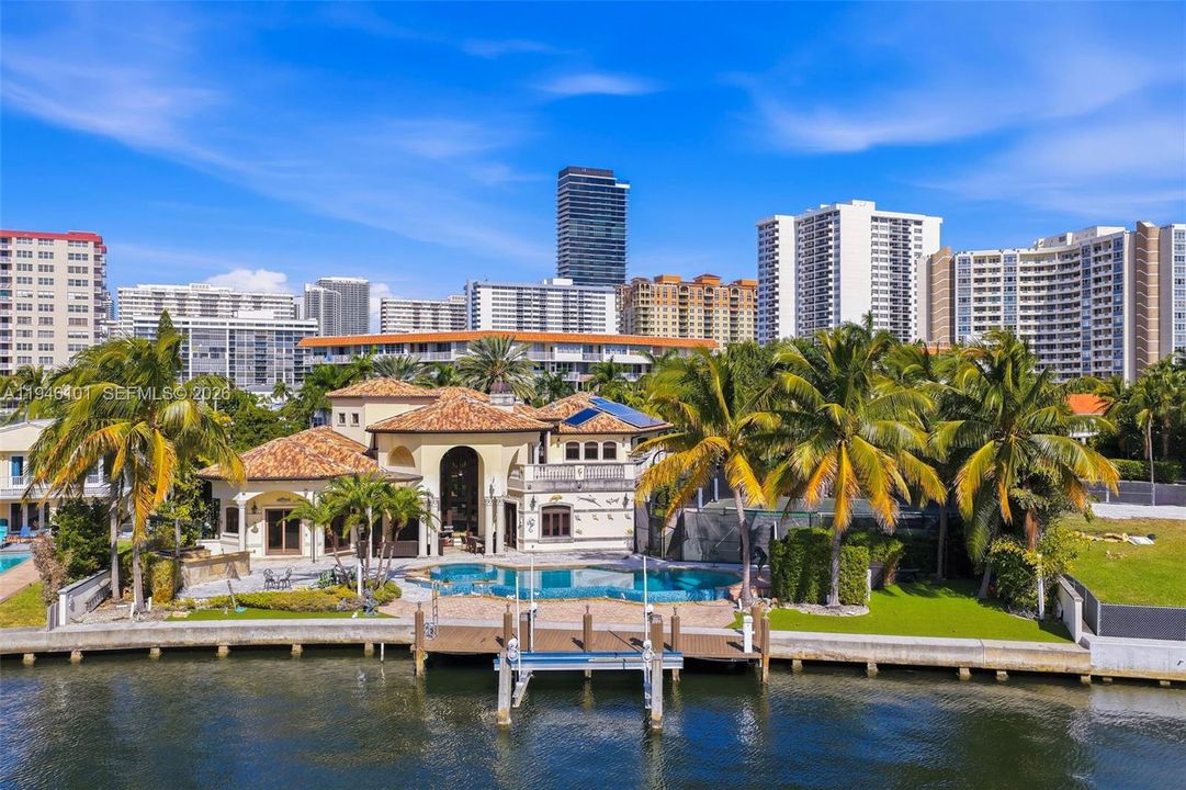For Sale: $21,900,000 (7 beds, 6 baths, 8197 Square Feet)
