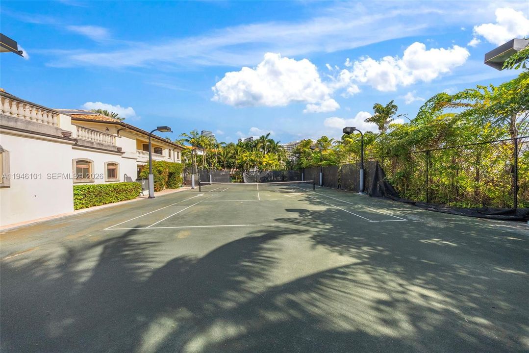 For Sale: $21,900,000 (7 beds, 6 baths, 8197 Square Feet)