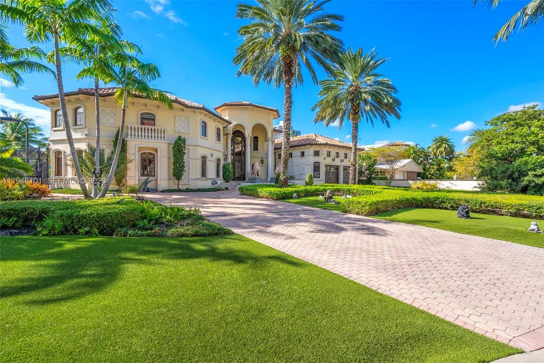 For Sale: $21,900,000 (7 beds, 6 baths, 8197 Square Feet)