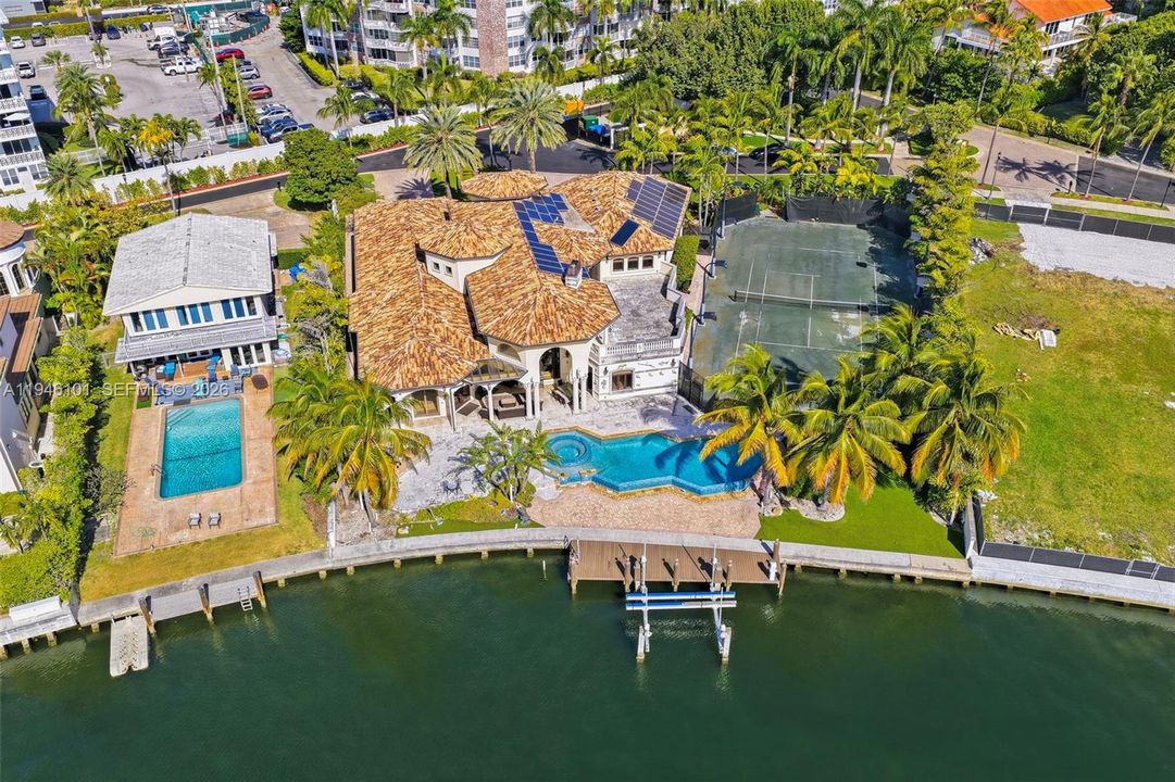 For Sale: $21,900,000 (7 beds, 6 baths, 8197 Square Feet)