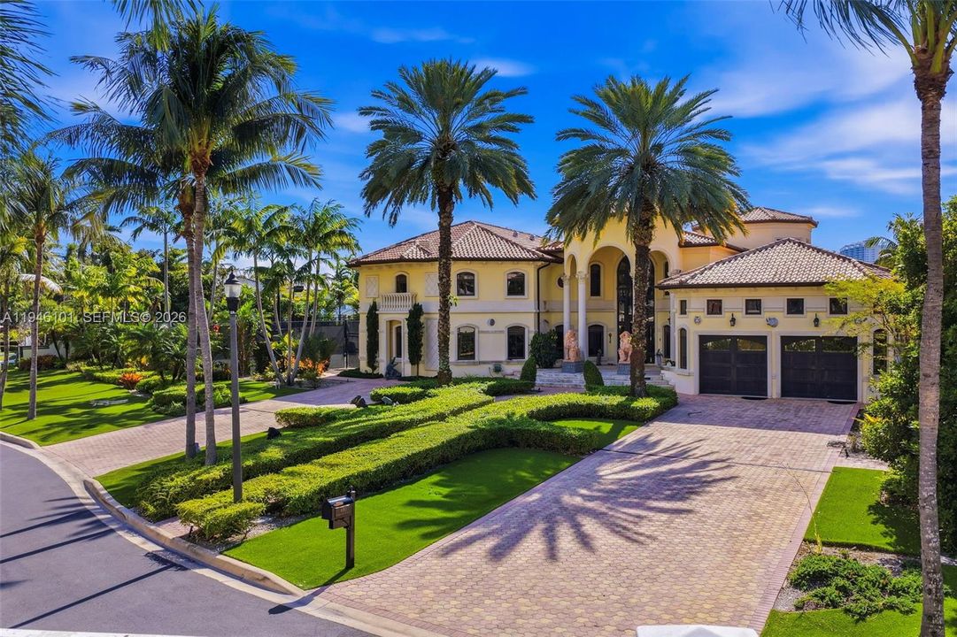 For Sale: $21,900,000 (7 beds, 6 baths, 8197 Square Feet)