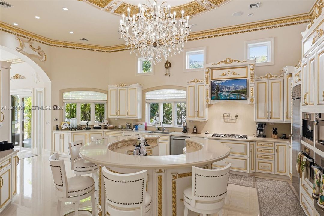 For Sale: $21,900,000 (7 beds, 6 baths, 8197 Square Feet)