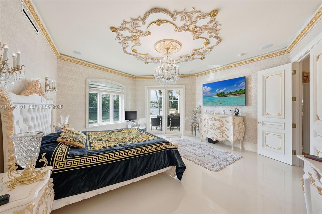For Sale: $21,900,000 (7 beds, 6 baths, 8197 Square Feet)