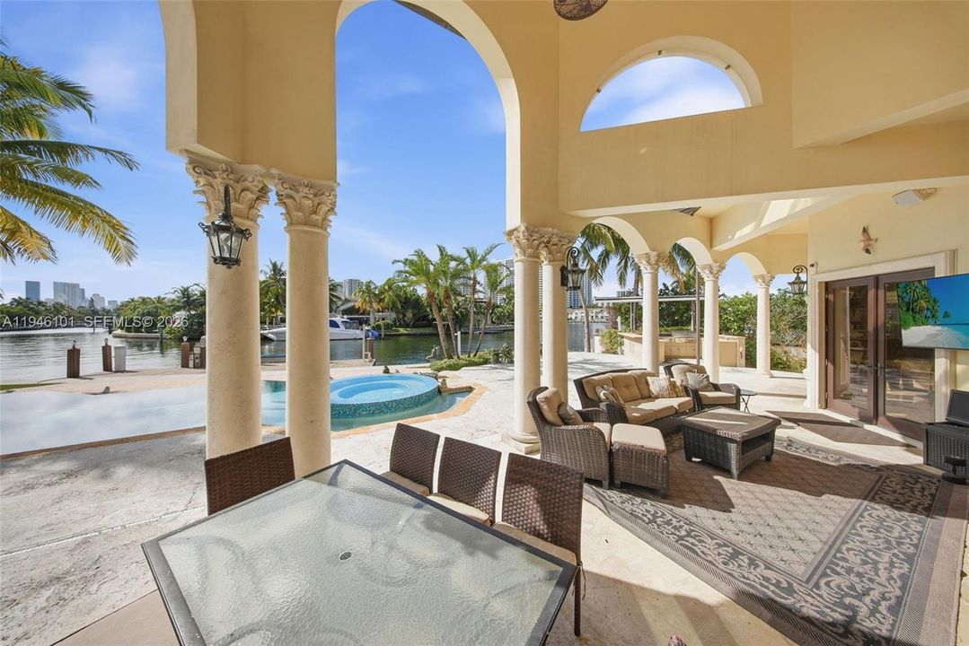 For Sale: $21,900,000 (7 beds, 6 baths, 8197 Square Feet)