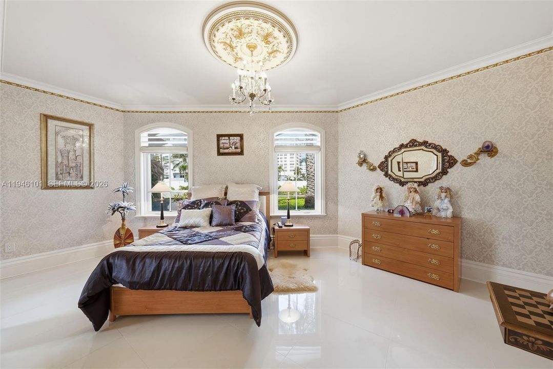 For Sale: $21,900,000 (7 beds, 6 baths, 8197 Square Feet)
