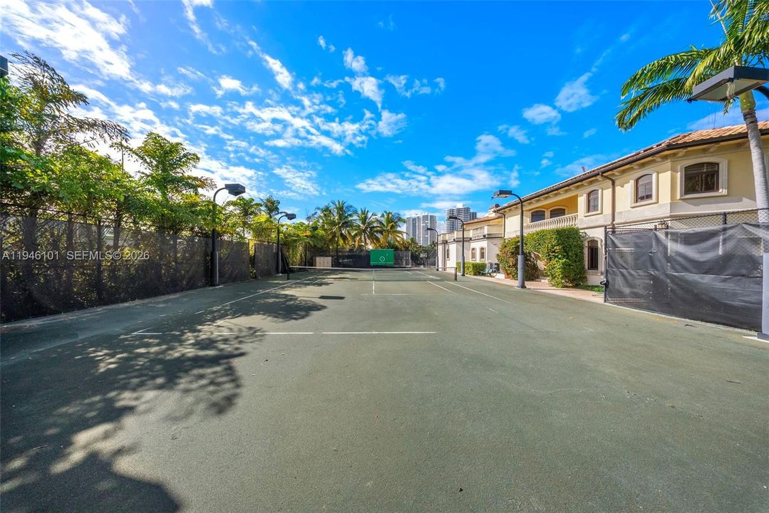 For Sale: $21,900,000 (7 beds, 6 baths, 8197 Square Feet)