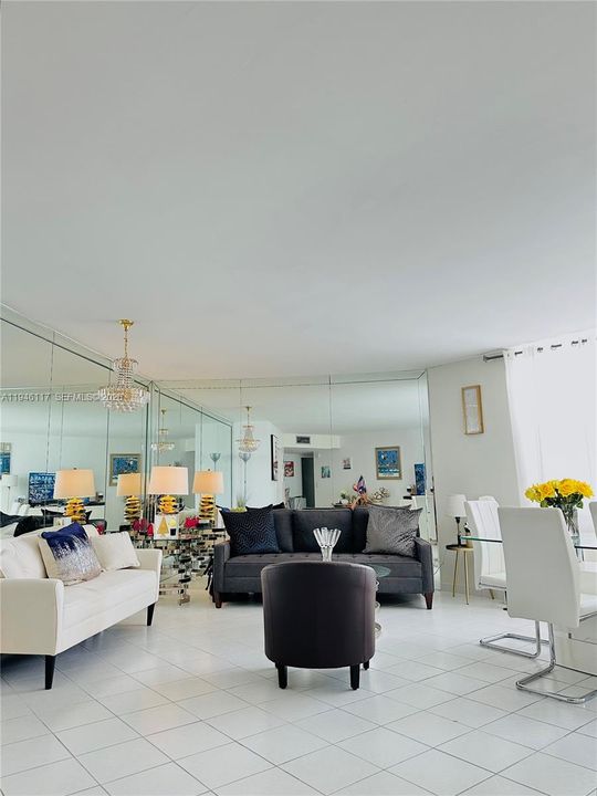 For Sale: $189,000 (1 beds, 1 baths, 873 Square Feet)
