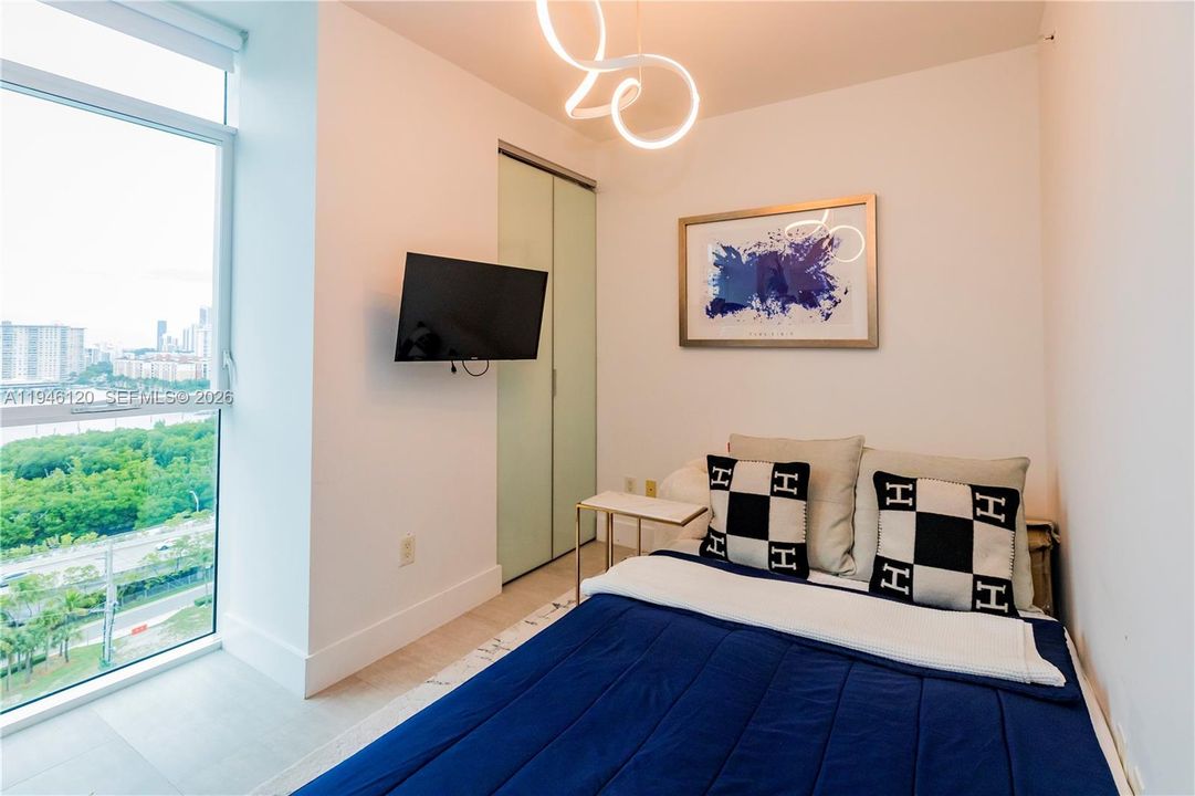 For Sale: $1,119,000 (3 beds, 2 baths, 1705 Square Feet)