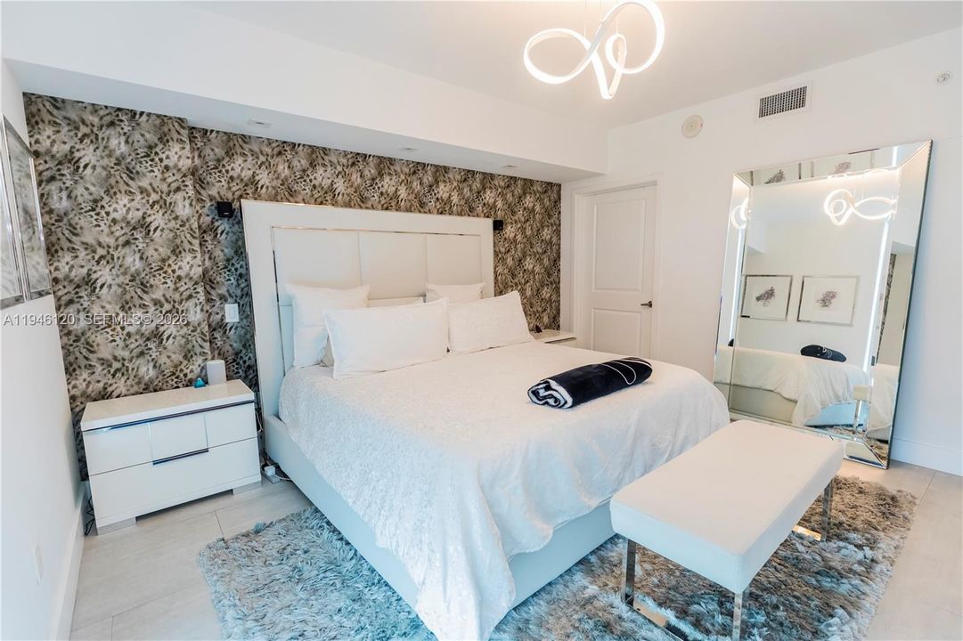 For Sale: $1,119,000 (3 beds, 2 baths, 1705 Square Feet)