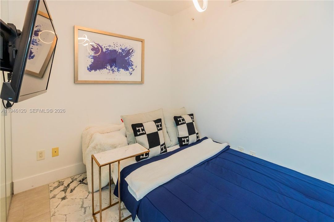 For Sale: $1,119,000 (3 beds, 2 baths, 1705 Square Feet)