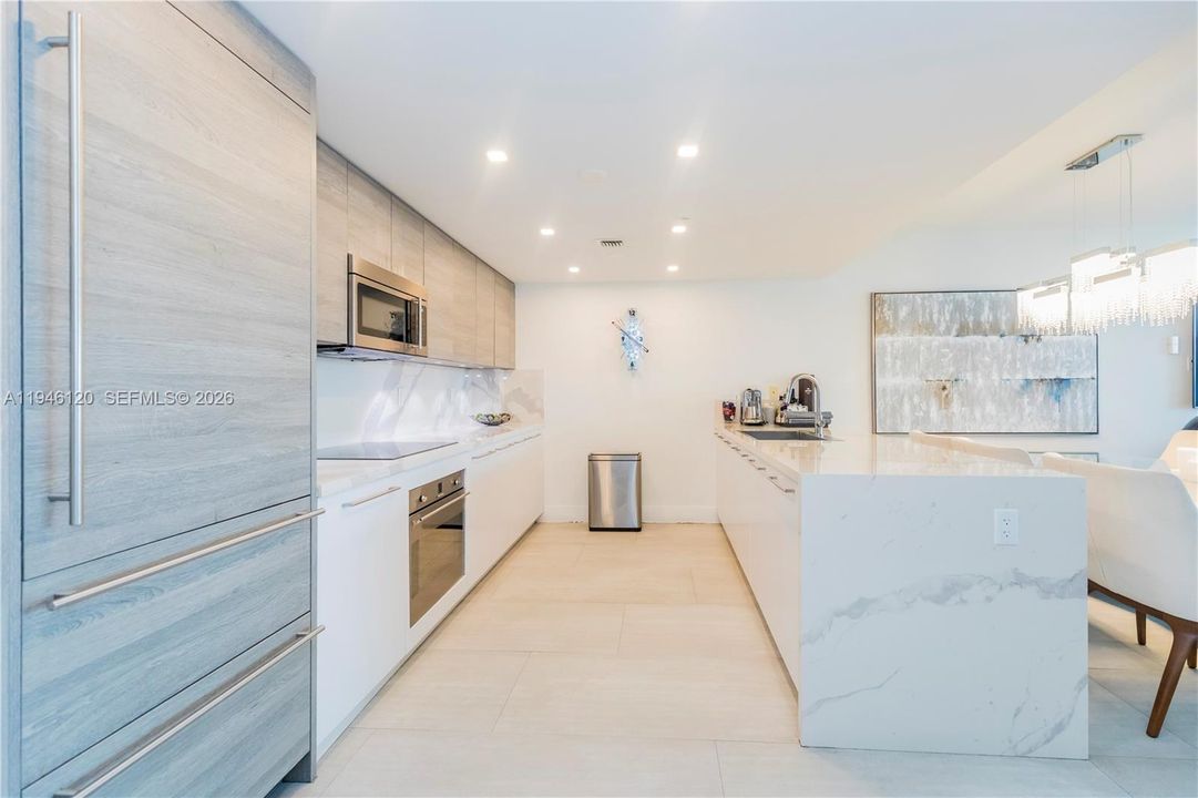 For Sale: $1,119,000 (3 beds, 2 baths, 1705 Square Feet)