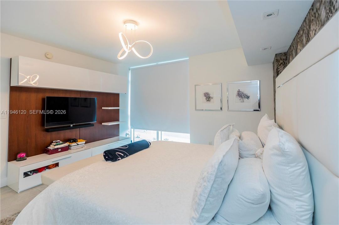 For Sale: $1,119,000 (3 beds, 2 baths, 1705 Square Feet)