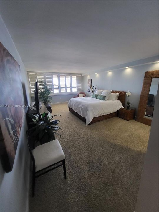 Recently Sold: $1,650,000 (2 beds, 2 baths, 1882 Square Feet)