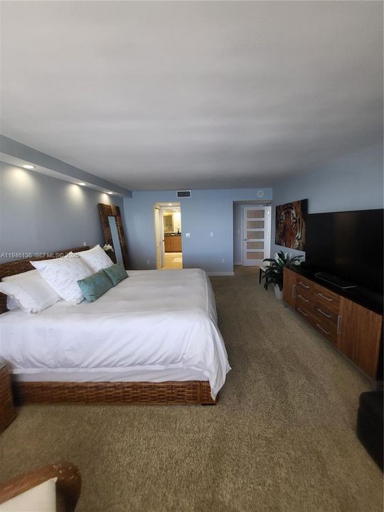 Recently Sold: $1,650,000 (2 beds, 2 baths, 1882 Square Feet)