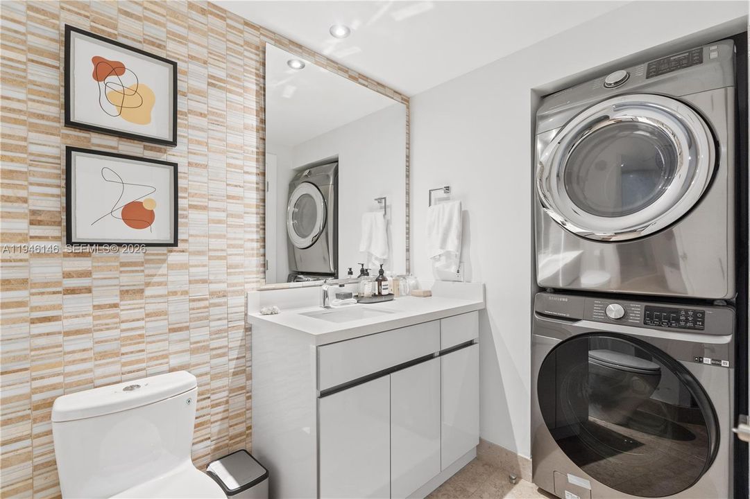 2nd bathroom/laundry
