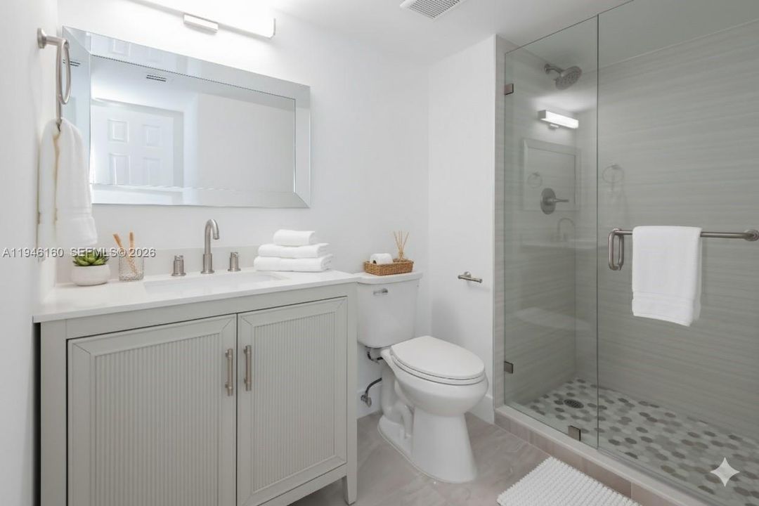 For Sale: $348,999 (2 beds, 2 baths, 1220 Square Feet)
