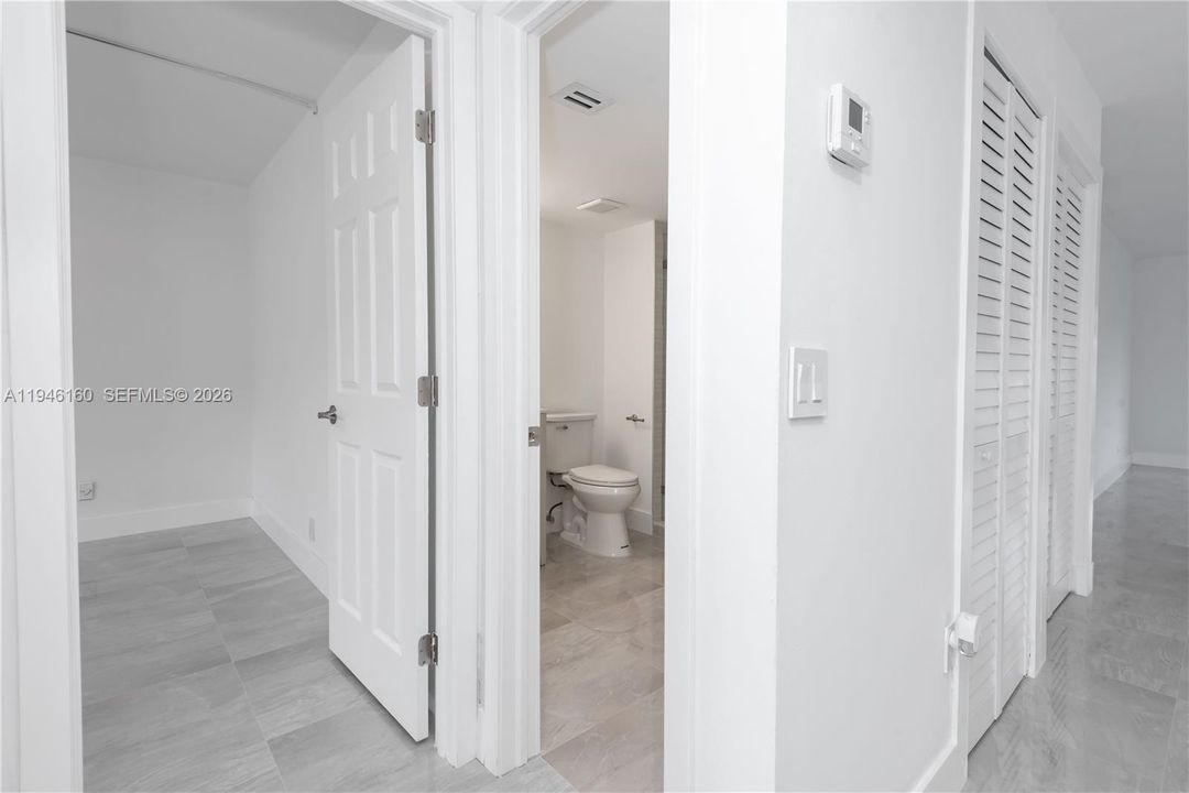 For Sale: $348,999 (2 beds, 2 baths, 1220 Square Feet)
