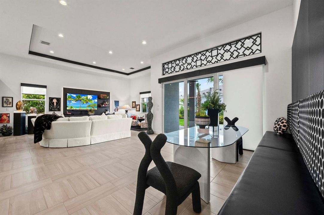 17 Dining Room 02
