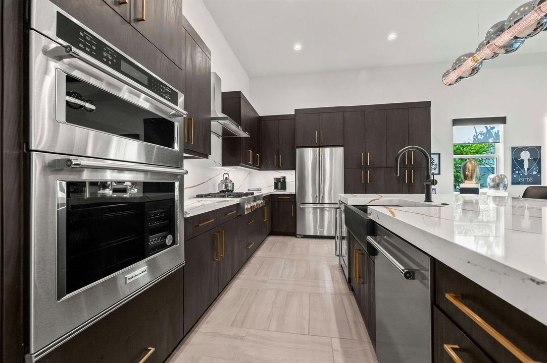 32 Kitchen 05