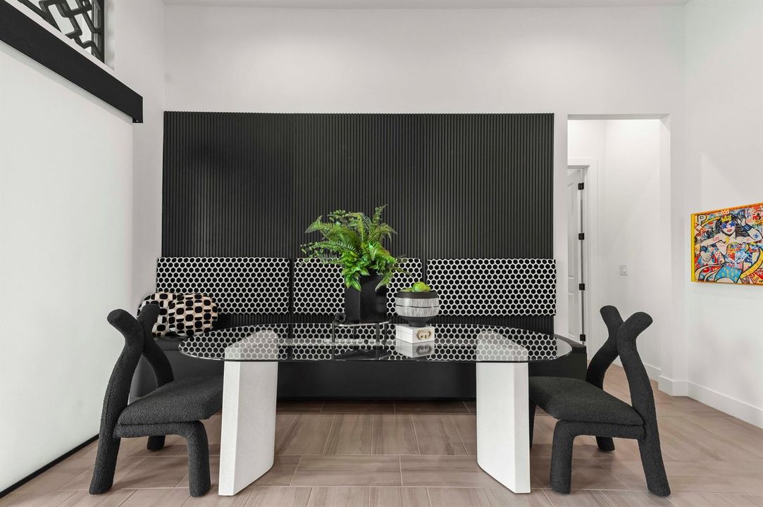 16 Dining Room 01
