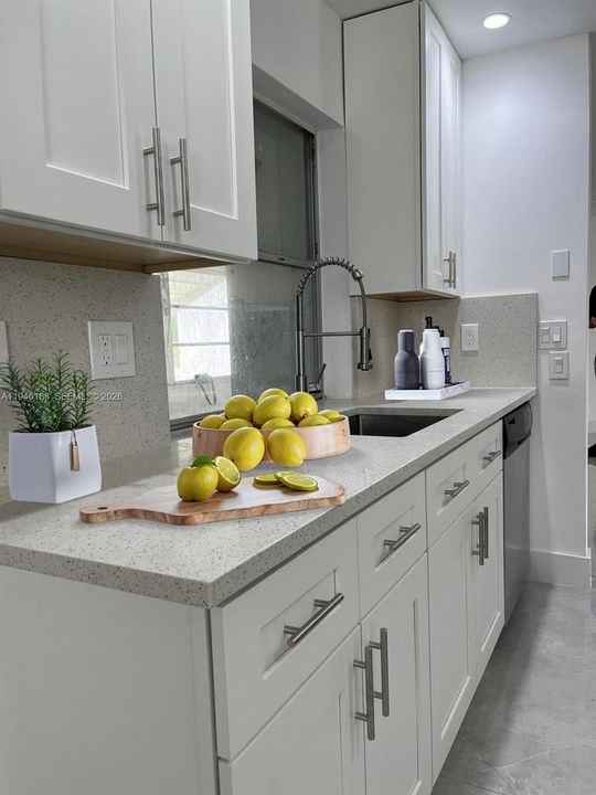 En Venta: $314,500 (2 camas, 2 baños, 1288 Pies cuadrados)