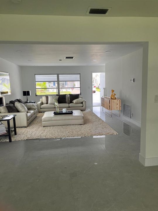 En Venta: $314,500 (2 camas, 2 baños, 1288 Pies cuadrados)