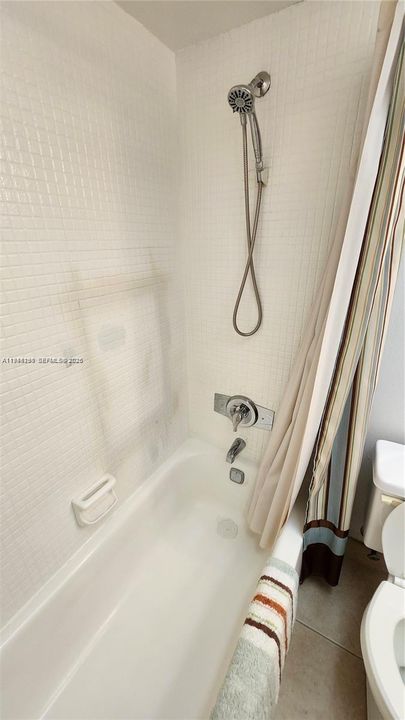 Active With Contract: $100,000 (2 beds, 2 baths, 865 Square Feet)