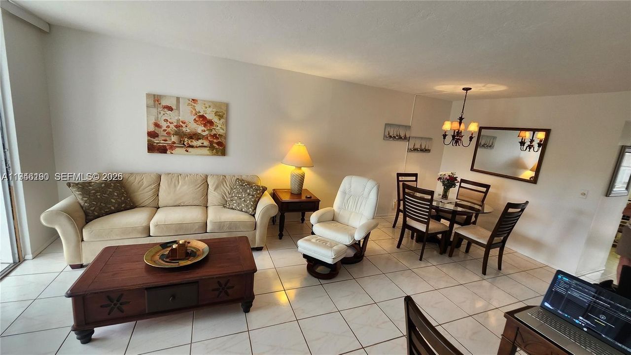 Active With Contract: $100,000 (2 beds, 2 baths, 865 Square Feet)