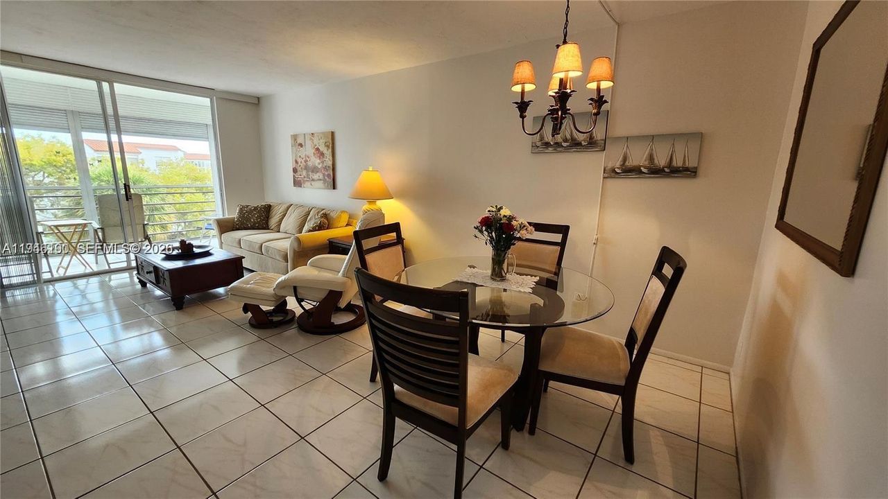 Active With Contract: $100,000 (2 beds, 2 baths, 865 Square Feet)