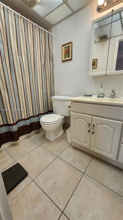 Active With Contract: $100,000 (2 beds, 2 baths, 865 Square Feet)