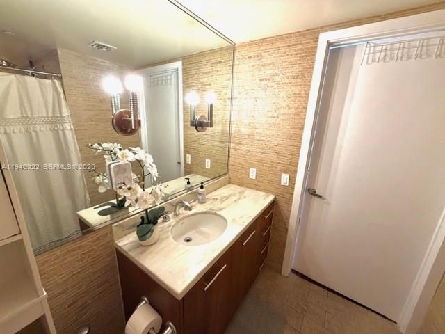 For Sale: $350,000 (0 beds, 1 baths, 449 Square Feet)